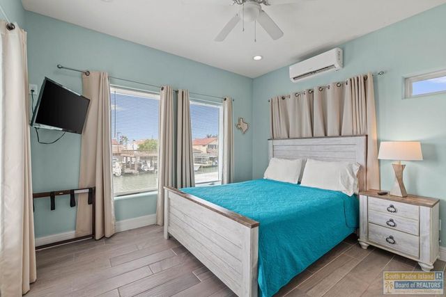 1109 Tarpon Ave, Port Isabel, TX 78578