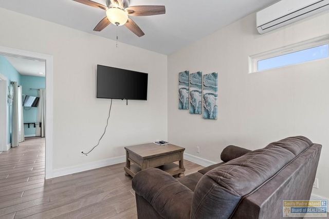 1109 Tarpon Ave, Port Isabel, TX 78578