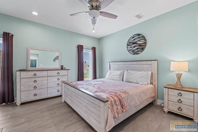 1109 Tarpon Ave, Port Isabel, TX 78578