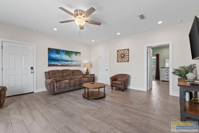 1109 Tarpon Ave, Port Isabel, TX 78578