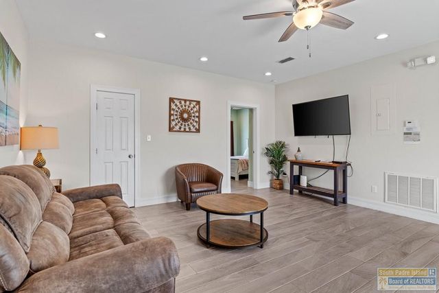 1109 Tarpon Ave, Port Isabel, TX 78578