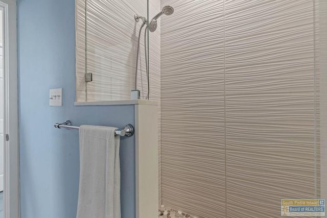 1109 Tarpon Ave, Port Isabel, TX 78578