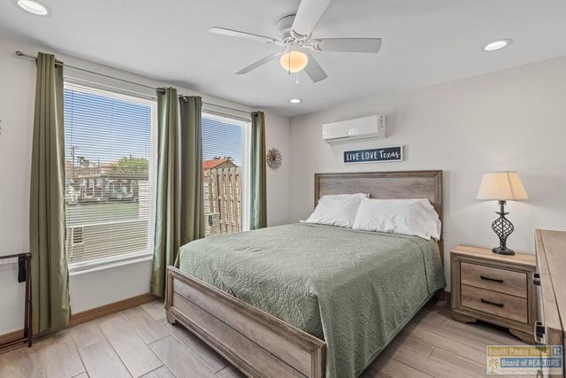 1109 Tarpon Ave, Port Isabel, TX 78578