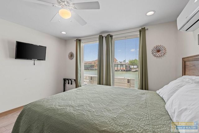 1109 Tarpon Ave, Port Isabel, TX 78578