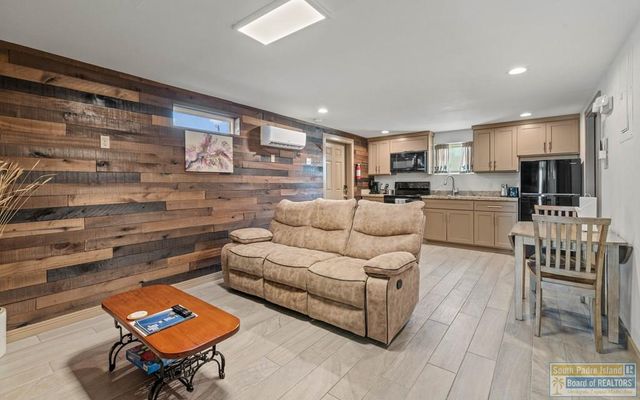 1109 Tarpon Ave, Port Isabel, TX 78578