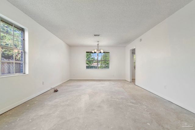 8204 Squire Rd, Pensacola, FL 32514