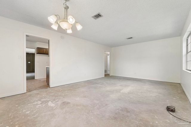 8204 Squire Rd, Pensacola, FL 32514