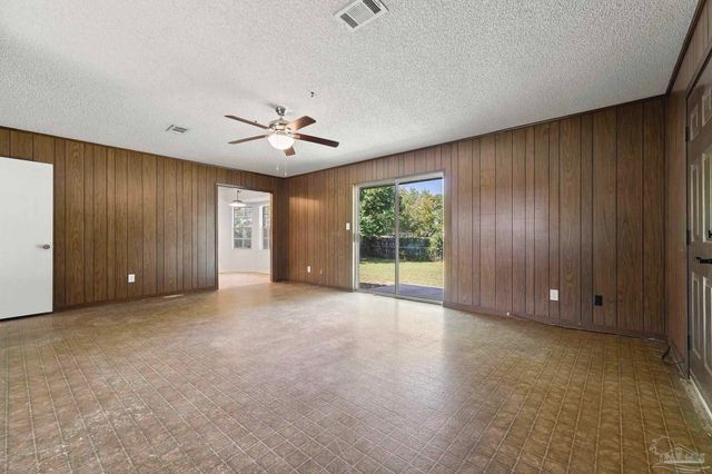 8204 Squire Rd, Pensacola, FL 32514