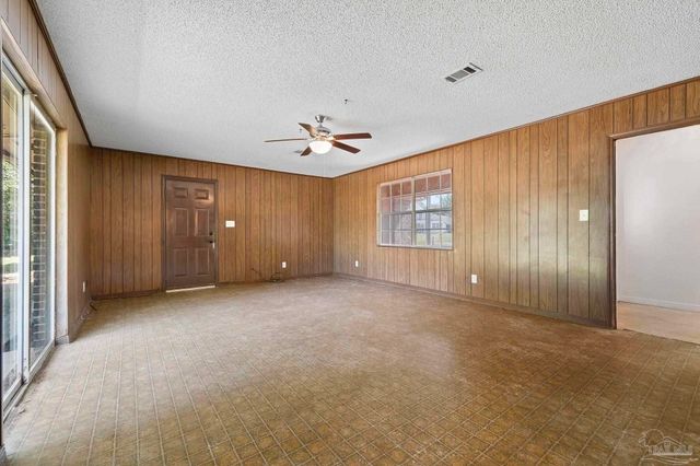 8204 Squire Rd, Pensacola, FL 32514