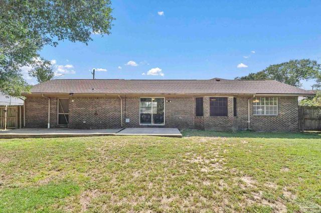 8204 Squire Rd, Pensacola, FL 32514