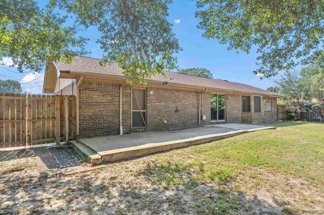 8204 Squire Rd, Pensacola, FL 32514