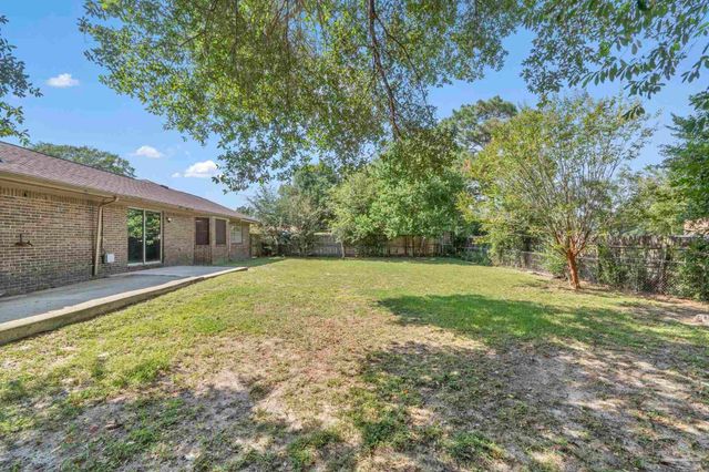 8204 Squire Rd, Pensacola, FL 32514