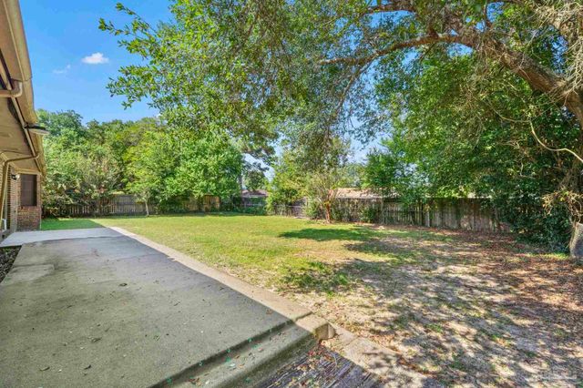 8204 Squire Rd, Pensacola, FL 32514