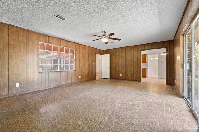 8204 Squire Rd, Pensacola, FL 32514