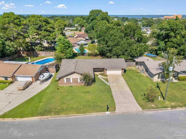 8204 Squire Rd, Pensacola, FL 32514
