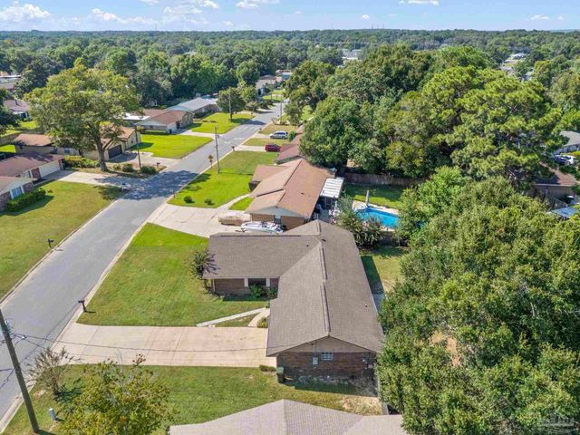 8204 Squire Rd, Pensacola, FL 32514
