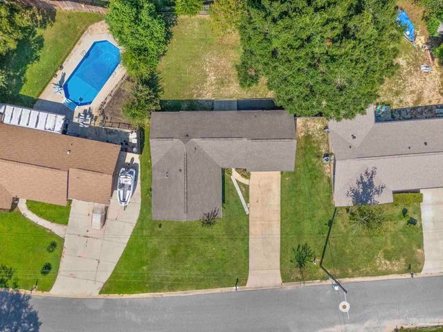 8204 Squire Rd, Pensacola, FL 32514