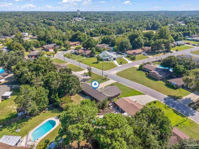 8204 Squire Rd, Pensacola, FL 32514