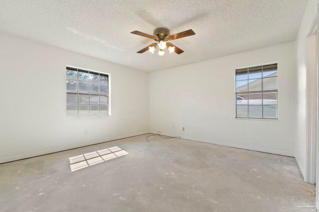 8204 Squire Rd, Pensacola, FL 32514