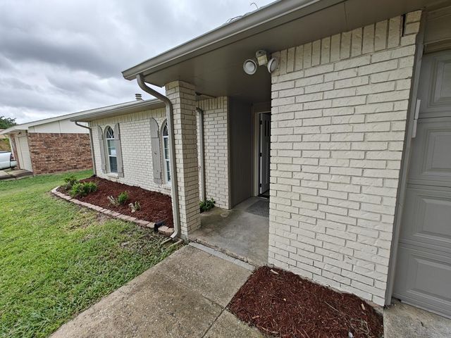 5500 Adams Drive, The Colony, TX 75056