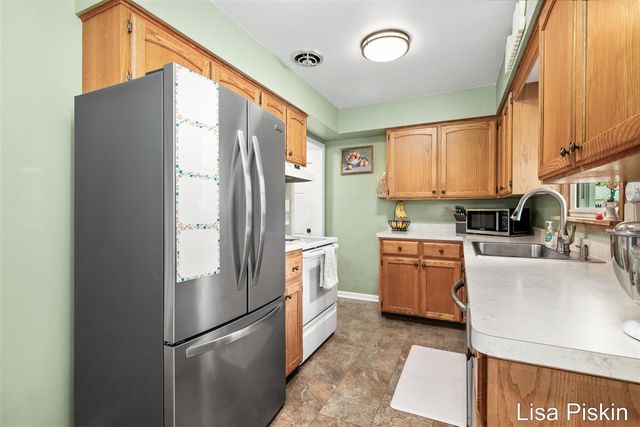 3643 Wyoming Avenue, Wyoming, MI 49519