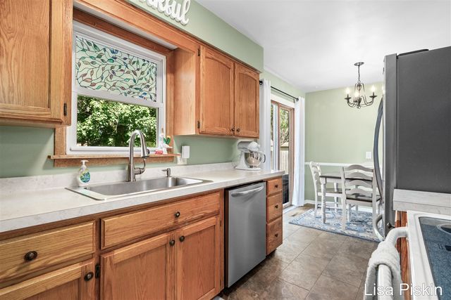 3643 Wyoming Avenue, Wyoming, MI 49519