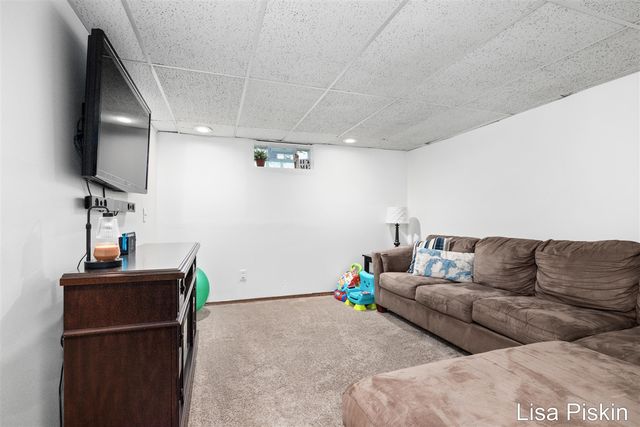 3643 Wyoming Avenue, Wyoming, MI 49519