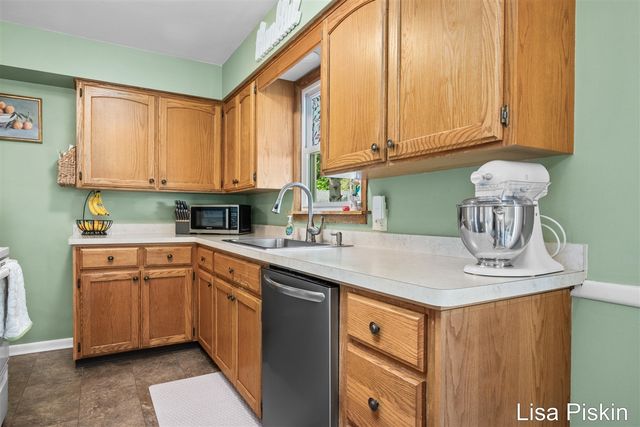 3643 Wyoming Avenue, Wyoming, MI 49519