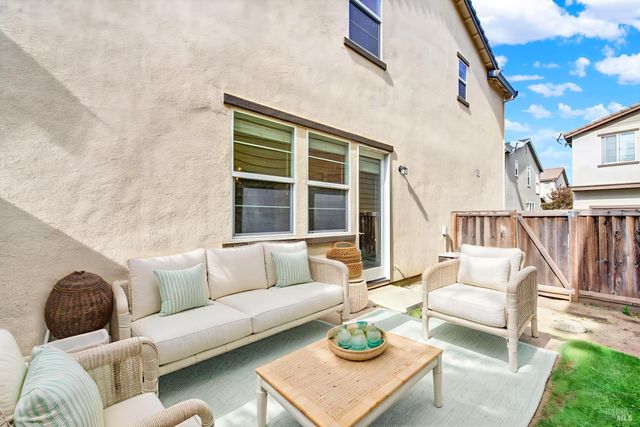 1667 Vicksburg Dr, Fairfield, CA 94533