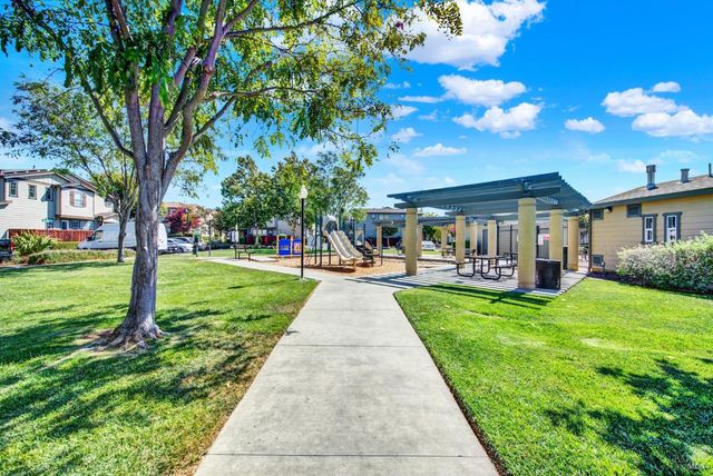 1667 Vicksburg Dr, Fairfield, CA 94533