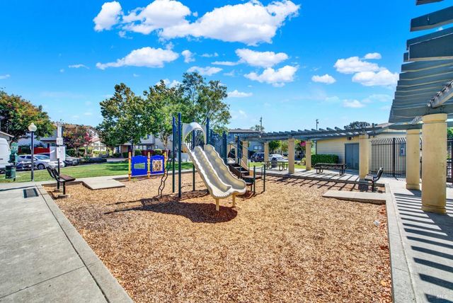 1667 Vicksburg Dr, Fairfield, CA 94533