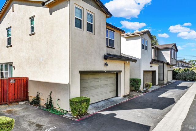 1667 Vicksburg Dr, Fairfield, CA 94533