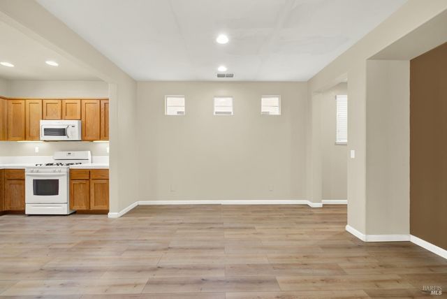 1667 Vicksburg Dr, Fairfield, CA 94533