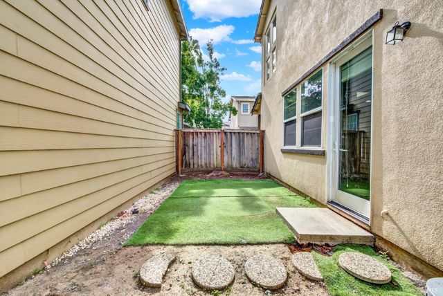 1667 Vicksburg Dr, Fairfield, CA 94533