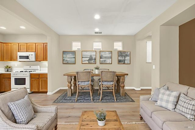 1667 Vicksburg Dr, Fairfield, CA 94533