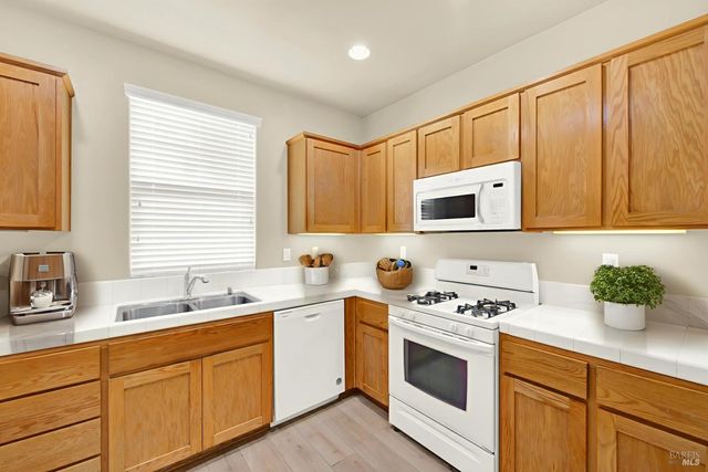 1667 Vicksburg Dr, Fairfield, CA 94533