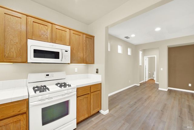 1667 Vicksburg Dr, Fairfield, CA 94533