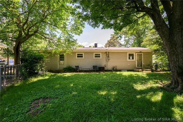 1515 Elliott Avenue, Jeffersonville, IN 47130