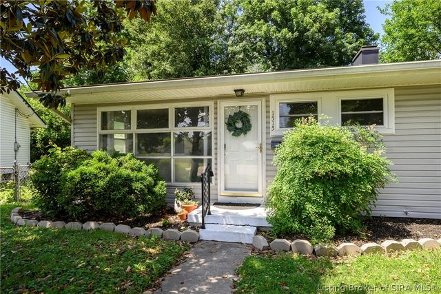 1515 Elliott Avenue, Jeffersonville, IN 47130