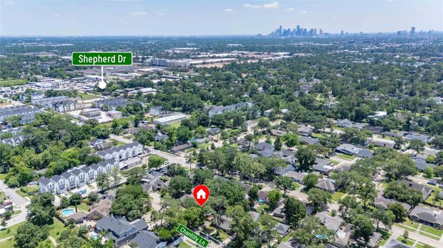 915 Chantilly Lane, Houston, TX 77018