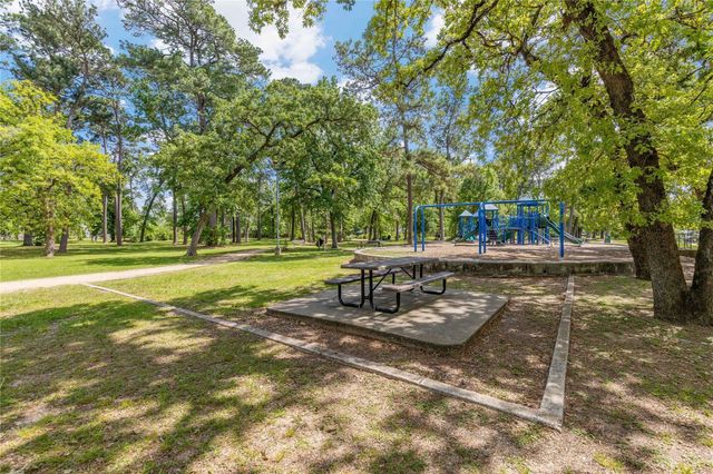 915 Chantilly Lane, Houston, TX 77018