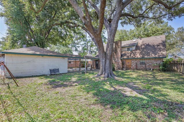 915 Chantilly Lane, Houston, TX 77018