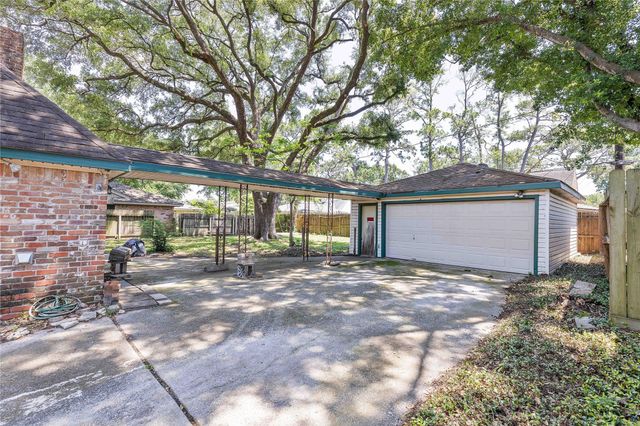 915 Chantilly Lane, Houston, TX 77018