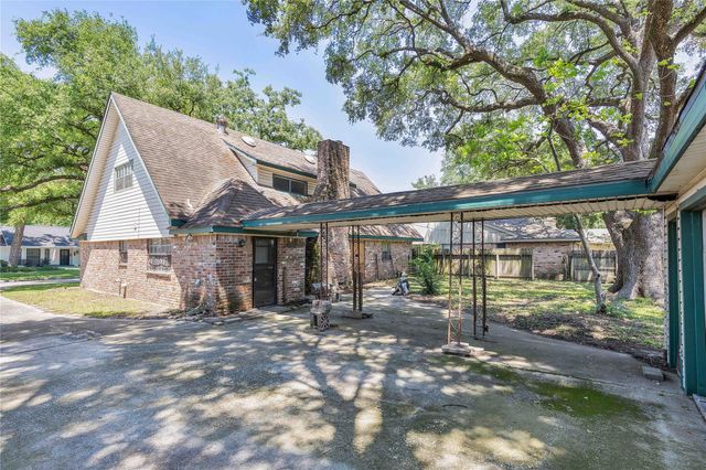 915 Chantilly Lane, Houston, TX 77018