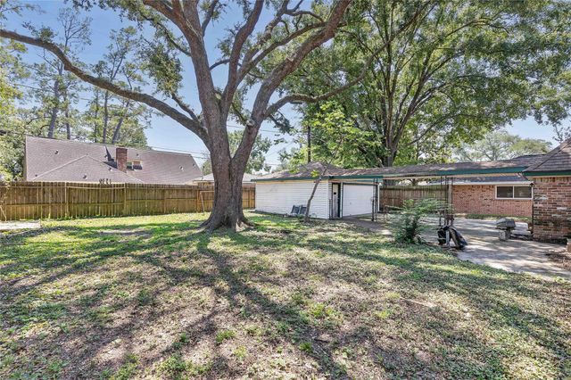 915 Chantilly Lane, Houston, TX 77018
