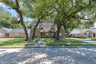 915 Chantilly Lane, Houston, TX 77018