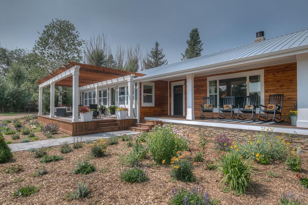 317 W Virginia St., La Veta, CO 81055