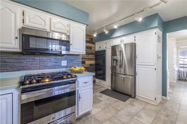 841 Paine Rd, Big Bear Lake, CA 92315