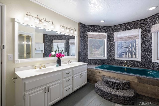 841 Paine Rd, Big Bear Lake, CA 92315