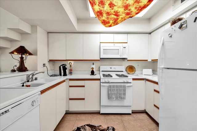 1555 N Chaparral Road 402, Palm Springs, CA 92262